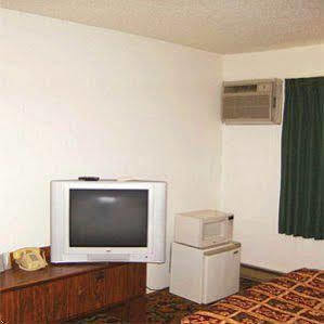 Rum River Motel Princeton Экстерьер фото